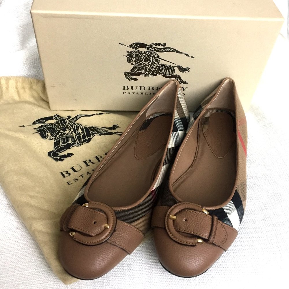 Burberry Lilyana Ballerina, Brand New, Size 40